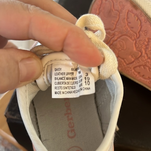 Gerber Toddler Girl 3W Walkers Sneakers Baby Very Good Condition Leather Upper - Picture 4 of 4